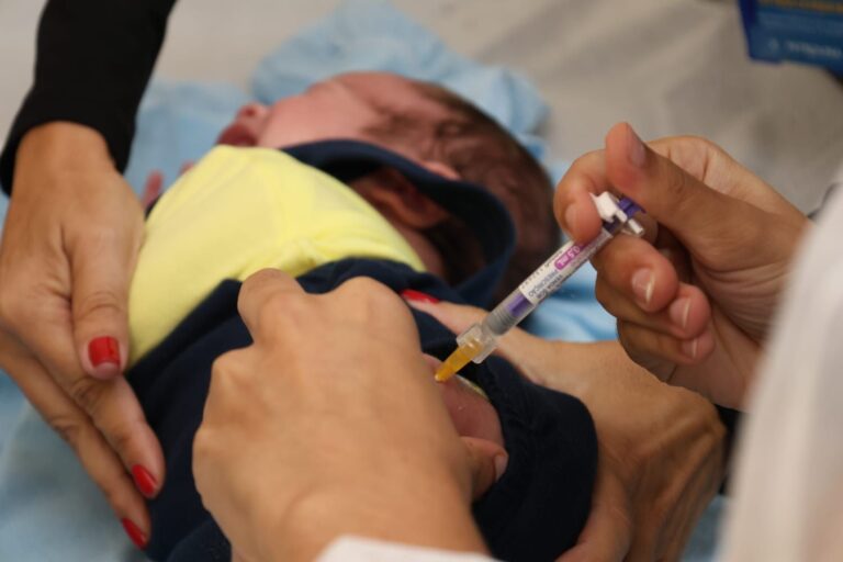 Prefeitura de Petrolina Intensifica Imunização Infantil Contra Vírus Respiratório Prefeitura de Petrolina Intensifica Imunização Infantil Contra Vírus Respiratório