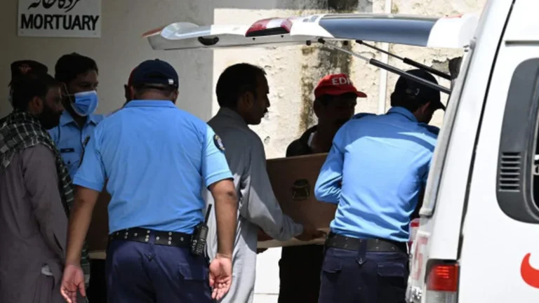 Incêndio em hospital no Paquistão causa a morte de 14 bebês e levanta alerta sobre segurança Incêndio em hospital no Paquistão causa a morte de 14 bebês e levanta alerta sobre segurança