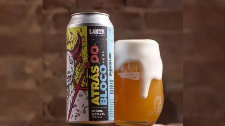 Cerveja Atrás do Bloco conquista prêmio mundial e destaca cultura artesanal brasileira Cerveja Atrás do Bloco conquista prêmio mundial e destaca cultura artesanal brasileira