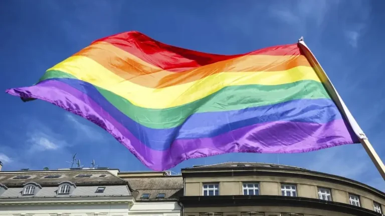 Parada LGBT+ Bahia Reúne Milhares com Tema ‘Vergonha Adoece. Orgulho Cura!’ Parada LGBT+ Bahia Reúne Milhares com Tema ‘Vergonha Adoece. Orgulho Cura!’