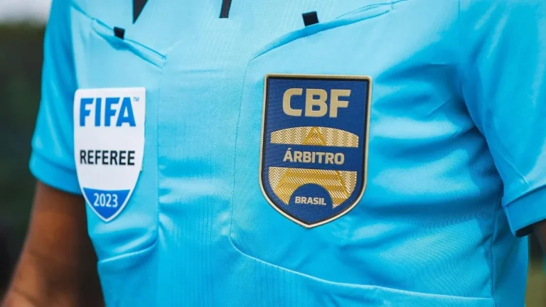 Novas Regras da CBF Elevam Tempo de Bola Rolando e Impactam Bahia e Vitória Novas Regras da CBF Elevam Tempo de Bola Rolando e Impactam Bahia e Vitória
