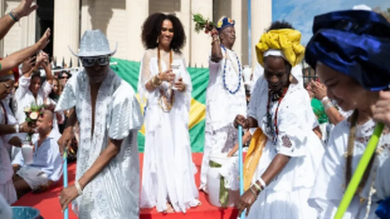 25ª Lavagem da Madaleine em Paris Celebra Cultura Afro-Brasileira com Música e Tradição 25ª Lavagem da Madaleine em Paris Celebra Cultura Afro-Brasileira com Música e Tradição