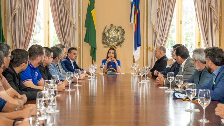 Governo de Pernambuco anuncia apoio emergencial ao futebol após fim das bets Governo de Pernambuco anuncia apoio emergencial ao futebol após fim das bets