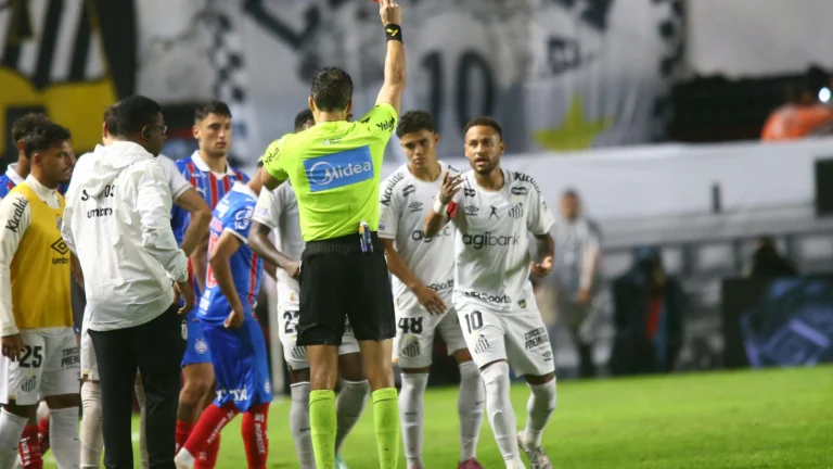 Bahia reage a polêmica com Neymar e defende Nestor após expulsão Bahia reage a polêmica com Neymar e defende Nestor após expulsão
