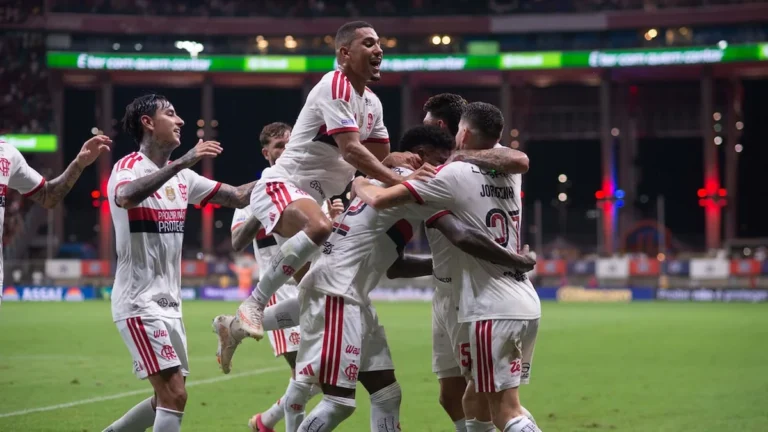 Flamengo vence Bahia e mantém liderança do Brasileirão com atuação decisiva no segundo tempo
