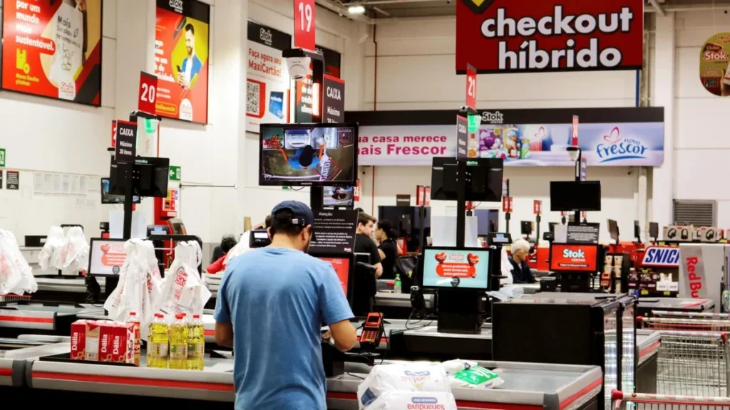 Tecnologia Híbrida Revoluciona Compras no Atacarejo de Passo Fundo