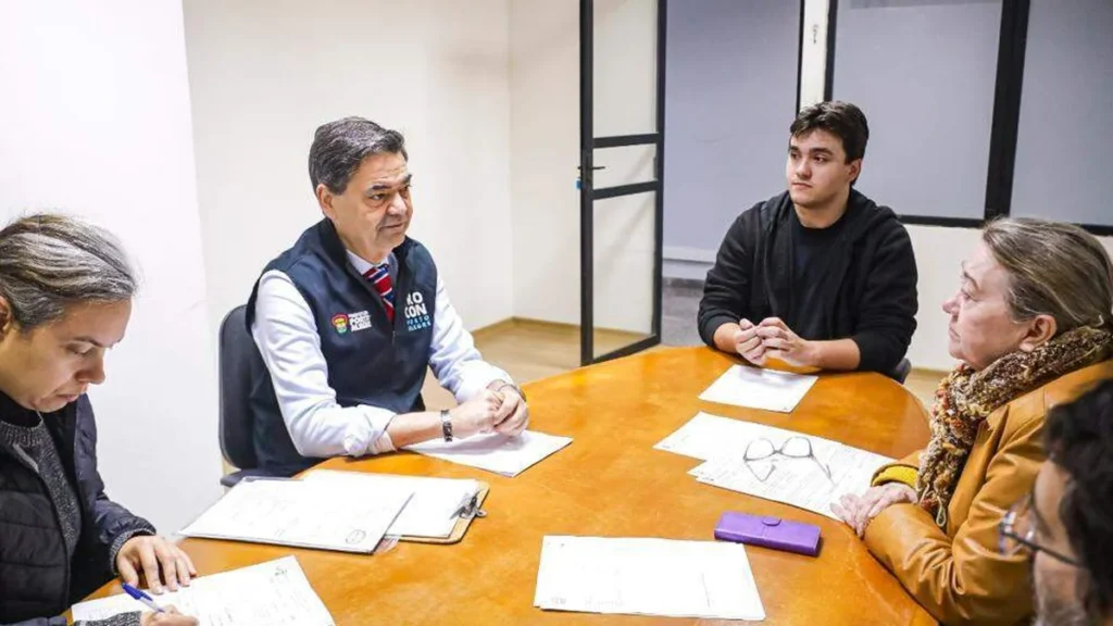 Procon Porto Alegre reforça direitos do consumidor no Dia dos Pais para evitar transtornos Procon Porto Alegre reforça direitos do consumidor no Dia dos Pais para evitar transtornos