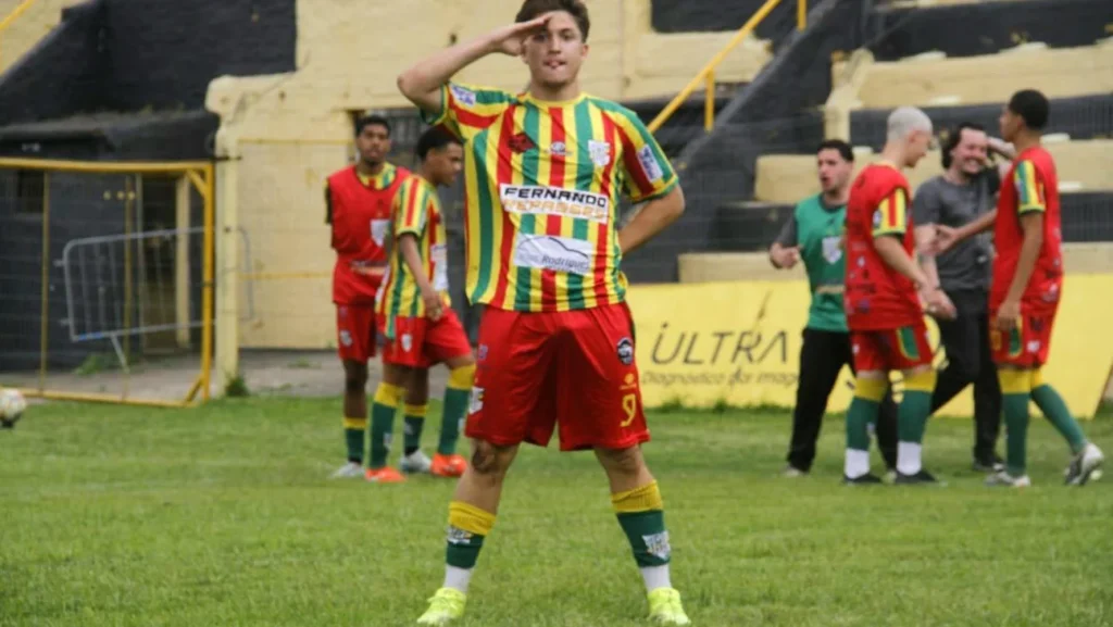 Farroupilha vence Rio Grande no Pedra Moura e mantém vaga nos play-offs da Terceirona Farroupilha vence Rio Grande no Pedra Moura e mantém vaga nos play-offs da Terceirona