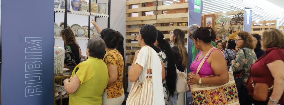 Artesãos Mineiros Faturam Mais de R$ 1,4 Milhão na 36ª Feira Nacional do Artesanato Artesãos Mineiros Faturam Mais de R$ 1,4 Milhão na 36ª Feira Nacional do Artesanato