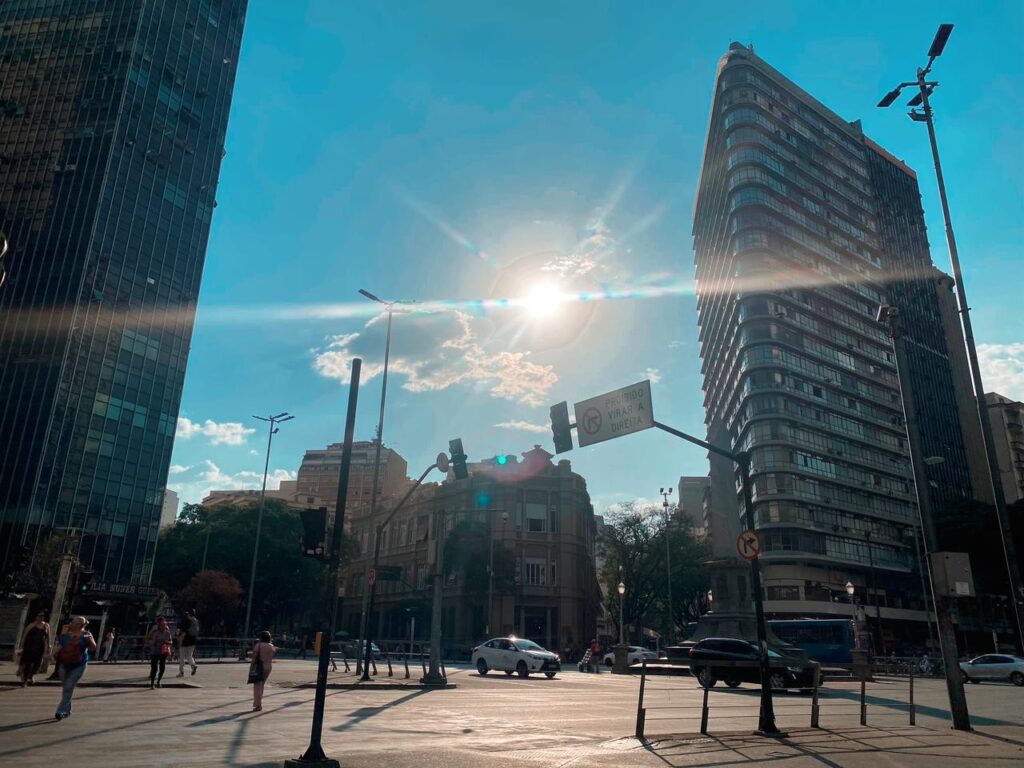 Belo Horizonte Registra Madrugada Mais Quente do Mês com Previsão de Calor Intenso Belo Horizonte Registra Madrugada Mais Quente do Mês com Previsão de Calor Intenso