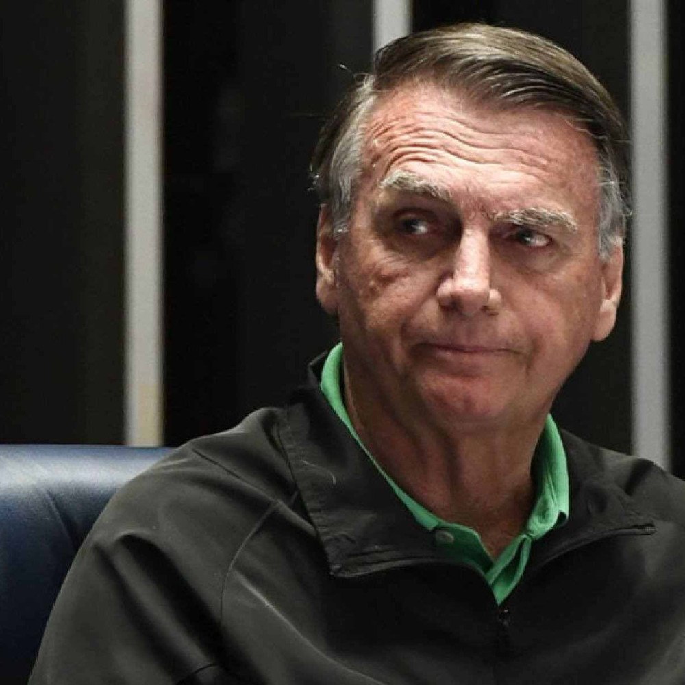 Bolsonaro Passa por Novo Procedimento Médico para Controlar Soluços Bolsonaro Passa por Novo Procedimento Médico para Controlar Soluços