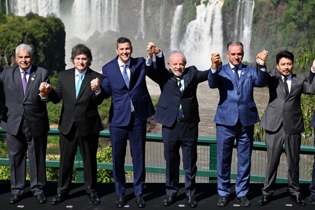 Brasil Se Ausenta de Comunicado do Mercosul Sobre Venezuela por Falta de Crítica a Militares Estrangeiros Brasil Se Ausenta de Comunicado do Mercosul Sobre Venezuela por Falta de Crítica a Militares Estrang