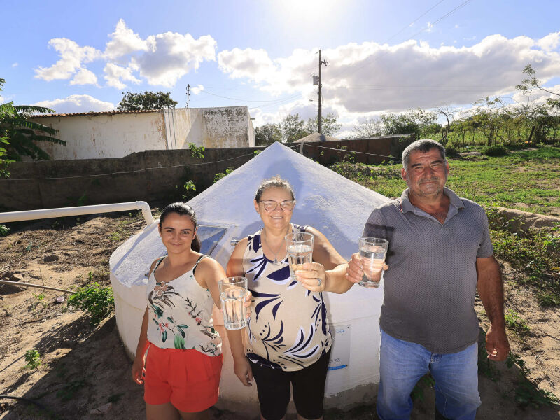 Mais de 3 mil cisternas entregues a famílias do Semiárido pernambucano: uma esperança renovada Mais de 3 mil cisternas entregues a famílias do Semiárido pernambucano: uma esperança renovada