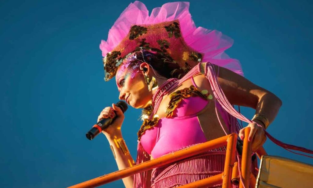Abertura do Carnaval em BH: Conheça os Blocos que Agitam a Savassi Abertura do Carnaval em BH: Conheça os Blocos que Agitam a Savassi