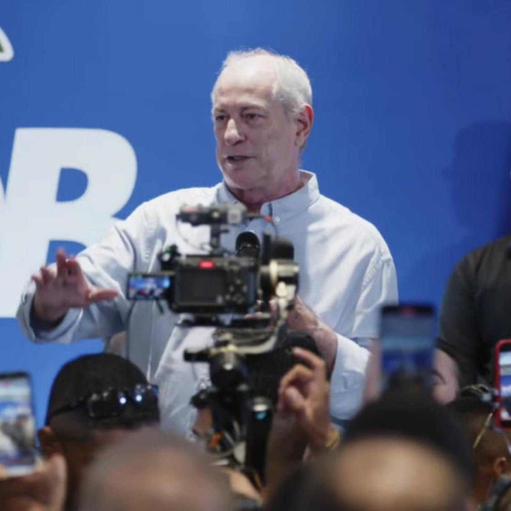 Ciro Gomes almeja o Planalto enquanto constrói novos laços políticos no Ceará Ciro Gomes almeja o Planalto enquanto constrói novos laços políticos no Ceará