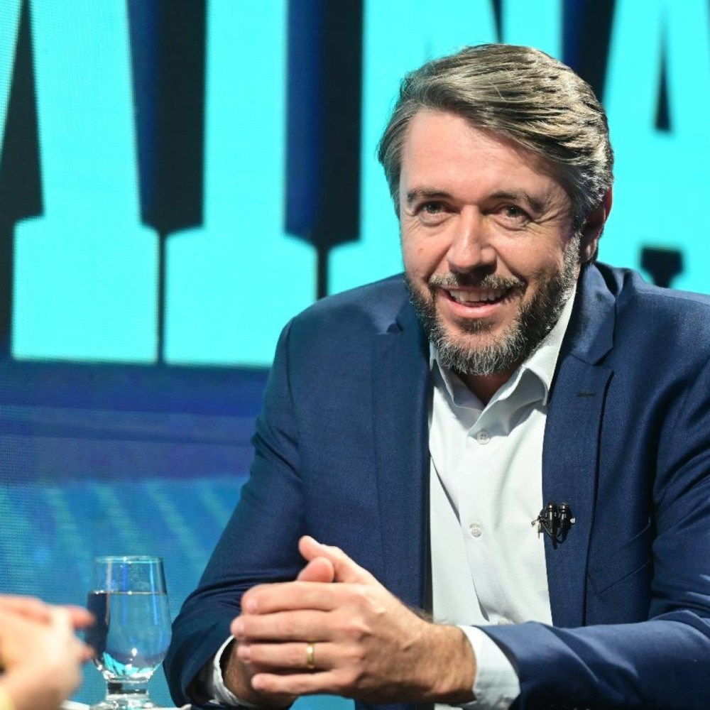 Entrevista Exclusiva com o Prefeito Aurélio Suenes: O Futuro de São João del-Rei Entrevista Exclusiva com o Prefeito Aurélio Suenes: O Futuro de São João del-Rei