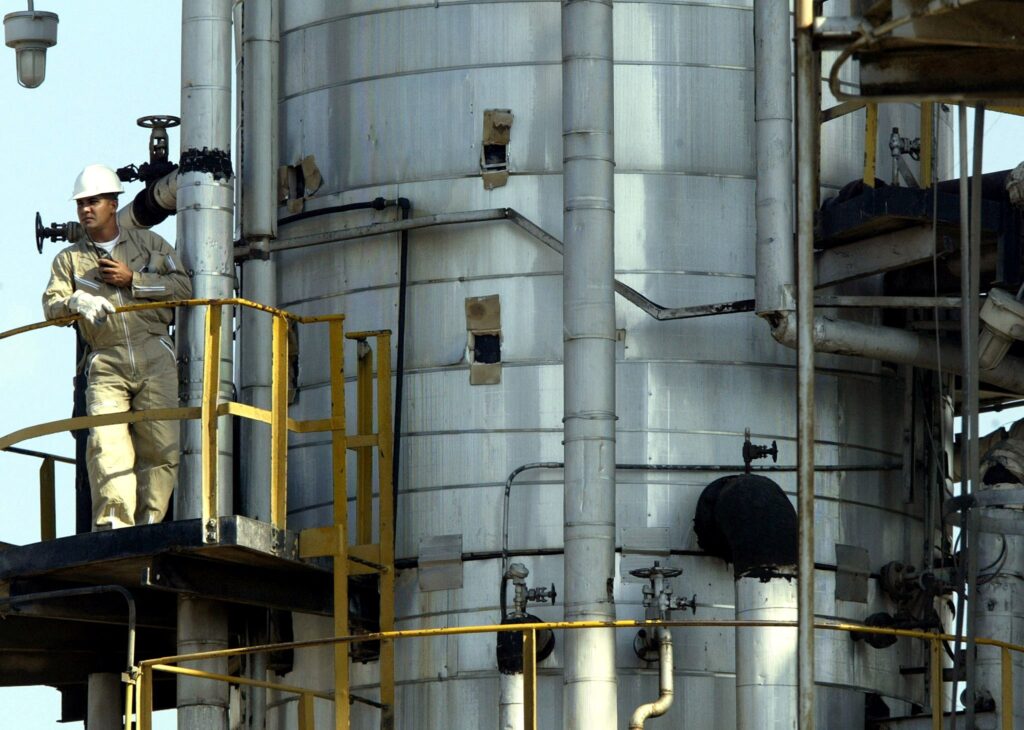 EUA Impõem Bloqueio e Venezuela Reduz Produção de Petróleo: Impactos e Desdobramentos EUA Impõem Bloqueio e Venezuela Reduz Produção de Petróleo: Impactos e Desdobramentos