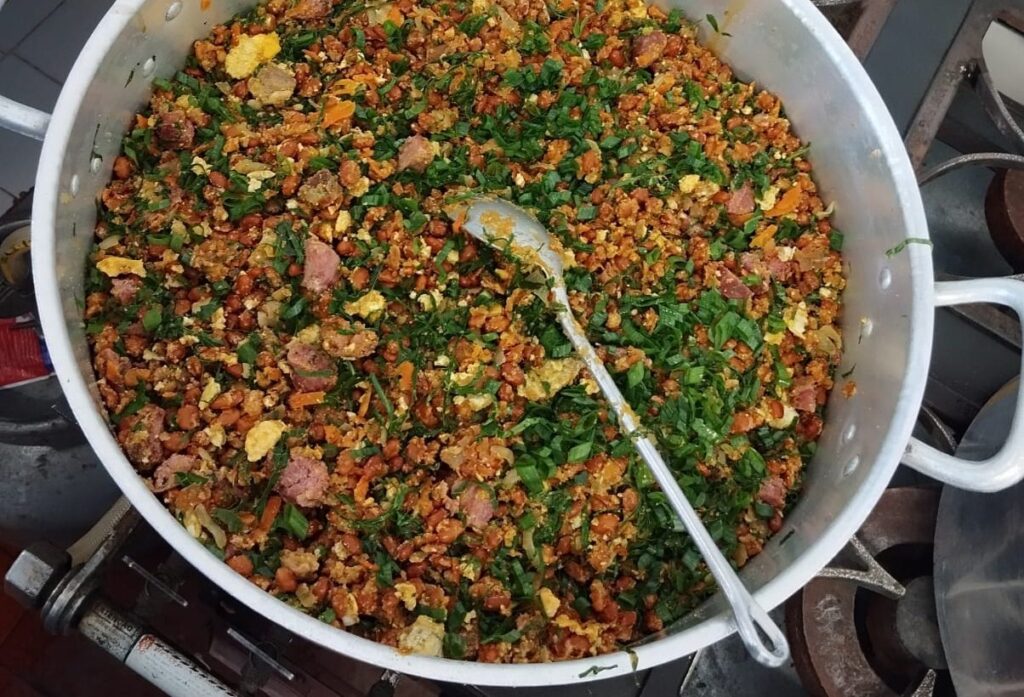 Feijão Tropeiro é Reconhecido Internacionalmente e Exalta a Gastronomia Mineira Feijão Tropeiro é Reconhecido Internacionalmente e Exalta a Gastronomia Mineira