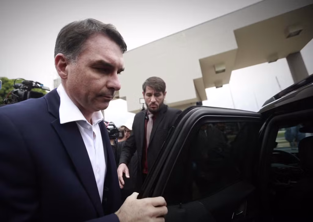 Flávio Bolsonaro Defende Aliança da Direita e Menciona Pré-Candidatos para 2026