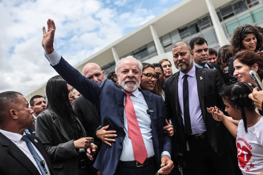 Lula se Fortalece com Agenda Nacional e Internacional, Mas Desafios Com Lulinha e Venezuela Podem Co