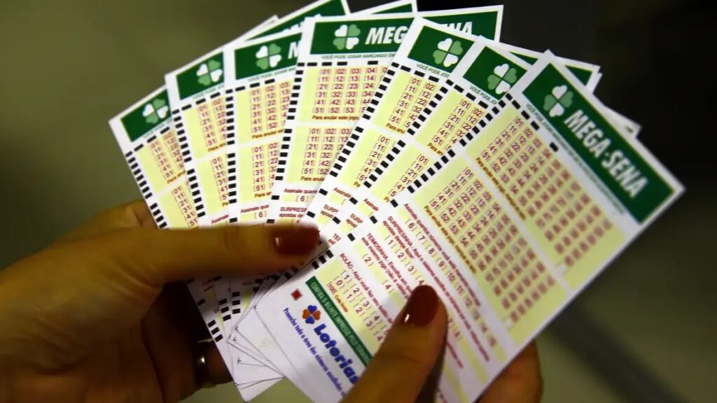 Mega-Sena Acumula Prêmio de R$ 10 Milhões; Dois Mineiros Acertam 5 Números Mega-Sena Acumula Prêmio de R$ 10 Milhões; Dois Mineiros Acertam 5 Números