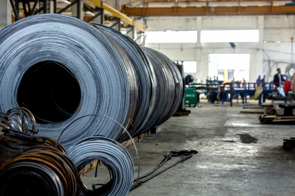 Minas Gerais: Indústria Gera 7.196 Empregos Formais em 2025 - Uma Queda Significativa