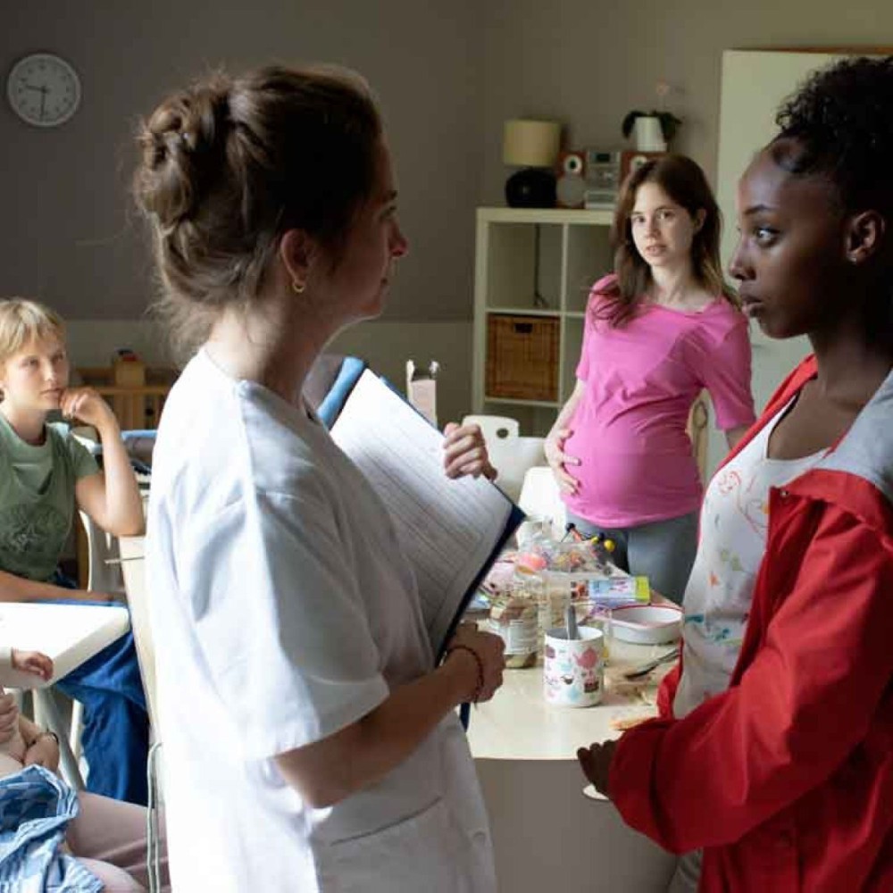Novo Filme dos Irmãos Dardenne Explora a Maternidade Precoce com Sensibilidade Novo Filme dos Irmãos Dardenne Explora a Maternidade Precoce com Sensibilidade