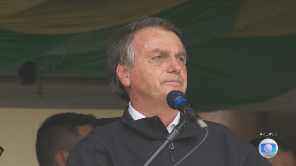 Pesquisa aponta: 51% acreditam que Bolsonaro merece prisão, enquanto 42% falam em perseguição políti