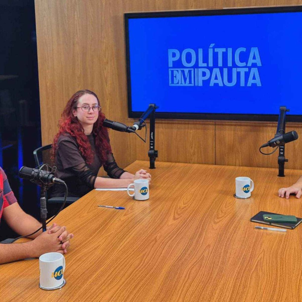 Podcast Política em Pauta: Simões Tenta Unir Direita, Nikolas e o Pix, e Transferência de Bolsonaro Podcast Política em Pauta: Simões Tenta Unir Direita, Nikolas e o Pix, e Transferência de Bolsonaro