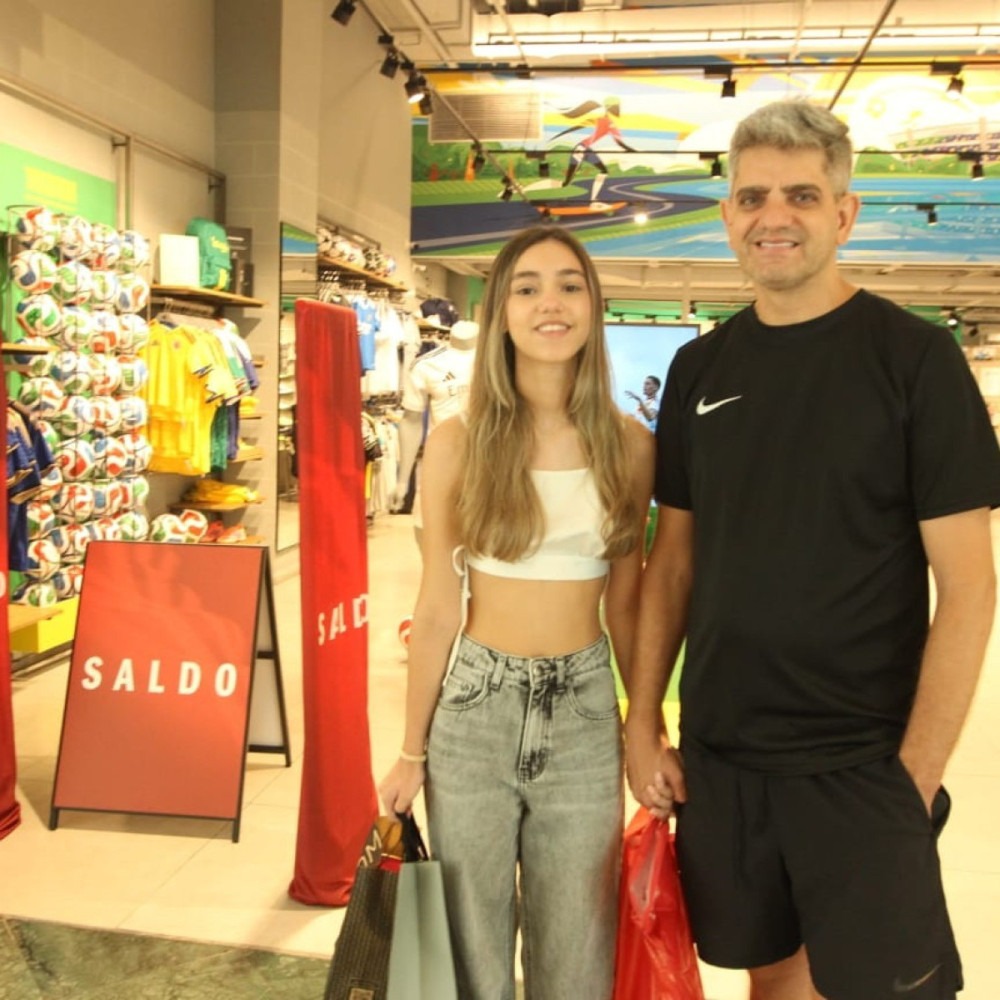 Saldões de Natal Agitam o Comércio em Belo Horizonte no Início do Ano Saldões de Natal Agitam o Comércio em Belo Horizonte no Início do Ano