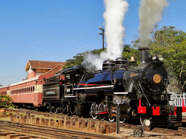 Trem das Águas: Uma Viagem Gastronômica e Cênica em Minas Gerais Trem das Águas: Uma Viagem Gastronômica e Cênica em Minas Gerais