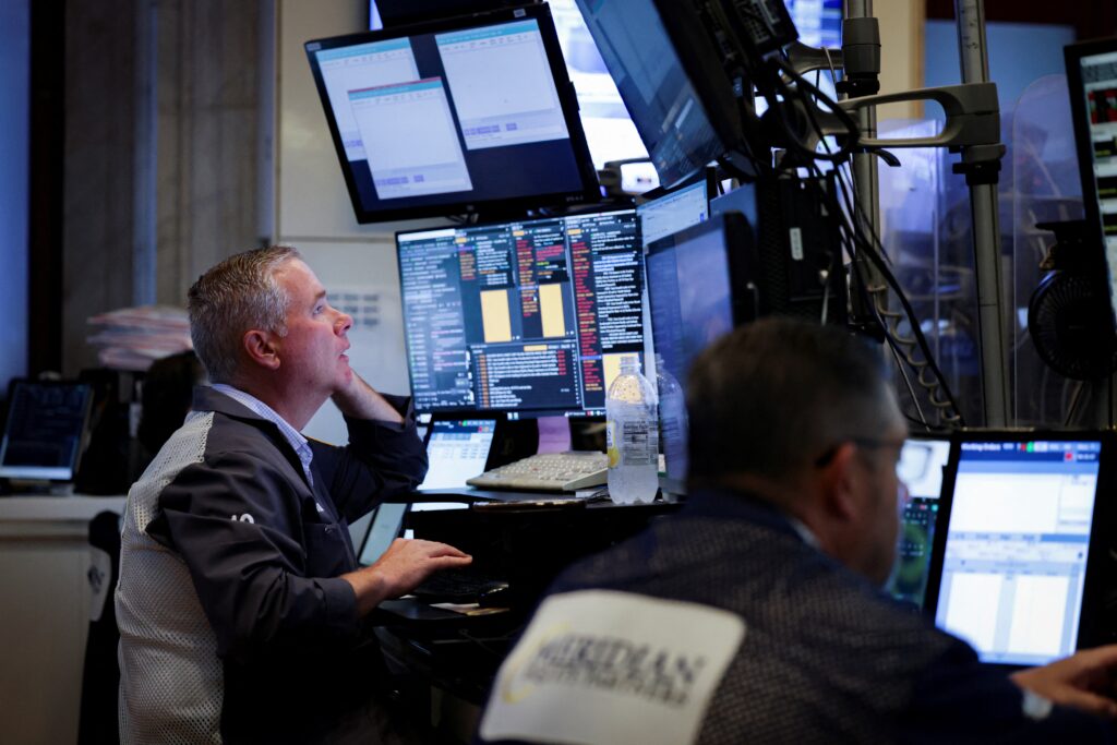 Big Techs Investirão até US$ 600 Bilhões na Corrida da IA até 2026, Despertando Preocupações entre I
