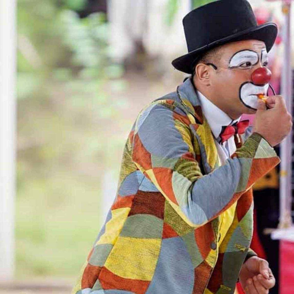 Circo do Palhaço Mixaria Encanta o Público na Funarte MG Circo do Palhaço Mixaria Encanta o Público na Funarte MG