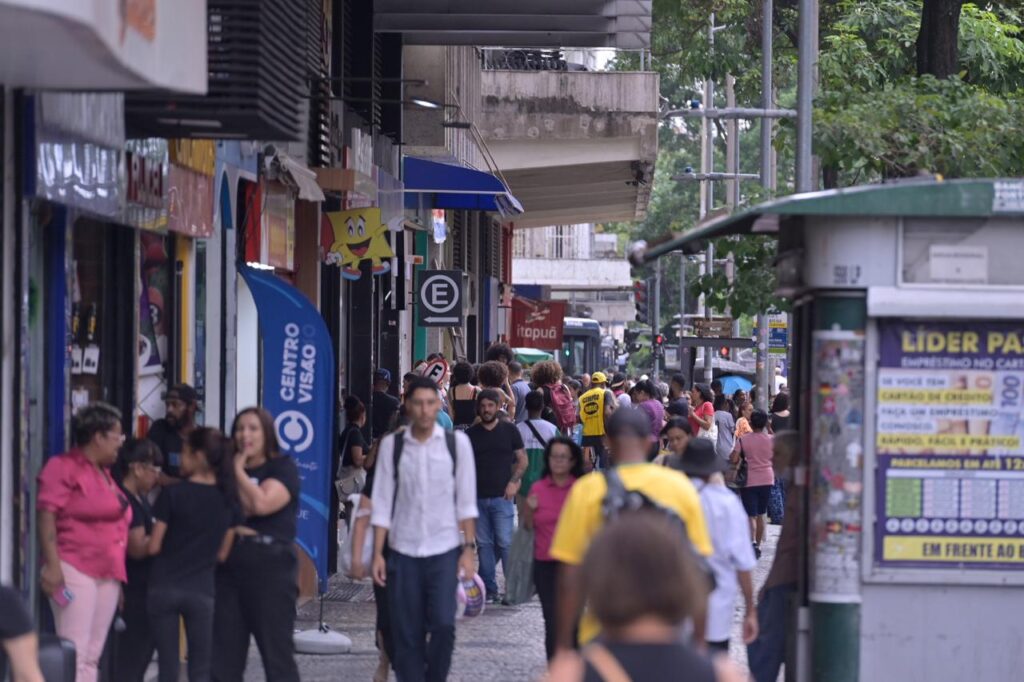 Comércio em Minas Gerais encerra 2025 com leve queda, mas registra crescimento anual Comércio em Minas Gerais encerra 2025 com leve queda, mas registra crescimento anual