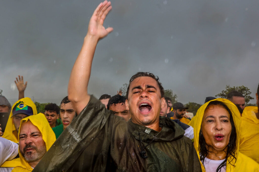 Nikolas Ferreira: A Nova Fronteira entre Política e Religião no Brasil Nikolas Ferreira: A Nova Fronteira entre Política e Religião no Brasil