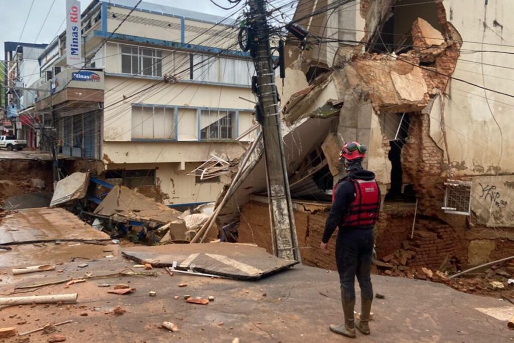 Tecnologia de Detecção de Celulares em Escombros Auxilia Busca em MG