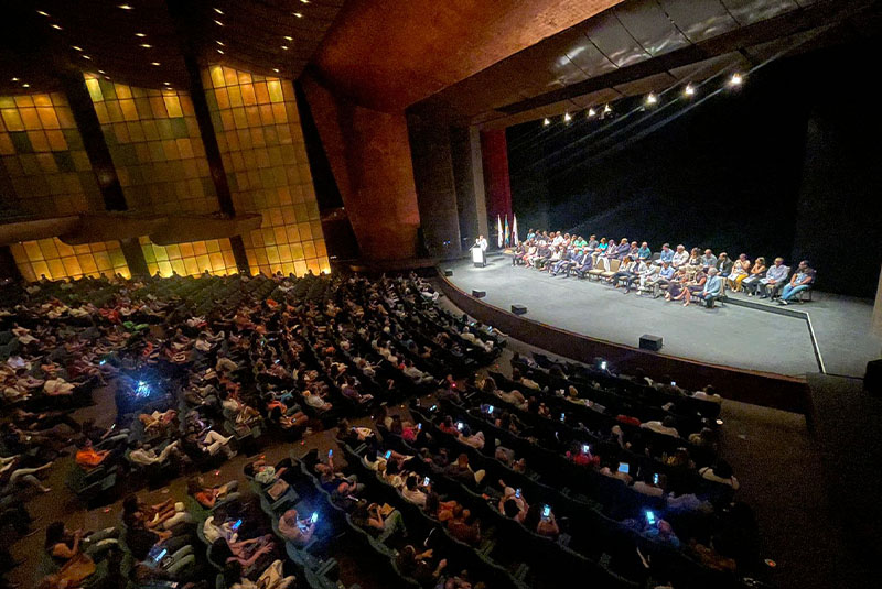 9º Encontro de Gestores de Cultura e Turismo em Minas: Foco na Economia Criativa 9º Encontro de Gestores de Cultura e Turismo em Minas: Foco na Economia Criativa