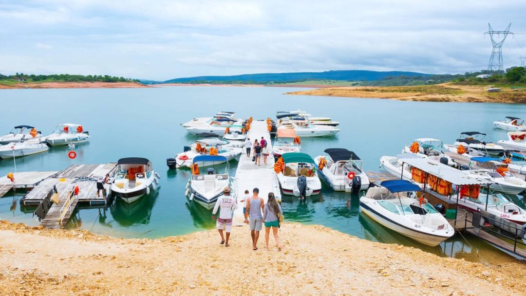Capitólio: O Destino Mineiro com Cânions e Praias Secretas Capitólio: O Destino Mineiro com Cânions e Praias Secretas
