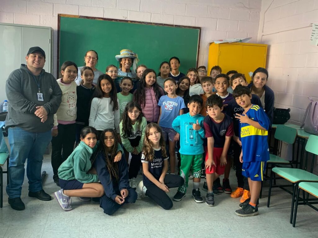 Cultura e Tradição: A Congada como Tema Cultural nas Escolas de Poços de Caldas Cultura e Tradição: A Congada como Tema Cultural nas Escolas de Poços de Caldas
