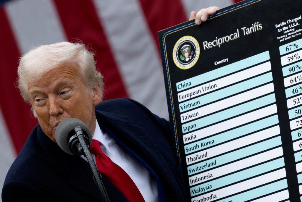 Decisão Judicial Obriga Alfândega dos EUA a Reembolsar Tarifas Ilegais de Trump