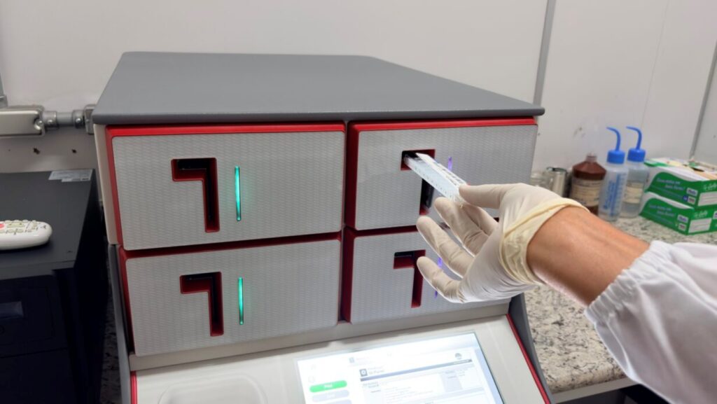 Diagnóstico Rápido: Nova Tecnologia Acelera Testes em MG em Apenas 1 Hora Diagnóstico Rápido: Nova Tecnologia Acelera Testes em MG em Apenas 1 Hora