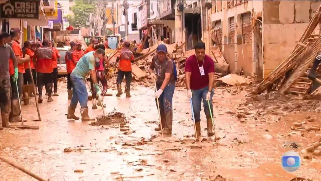 Em Ubá, MG, Buscas por Desaparecidos Continuam com Esperança Em Ubá, MG, Buscas por Desaparecidos Continuam com Esperança