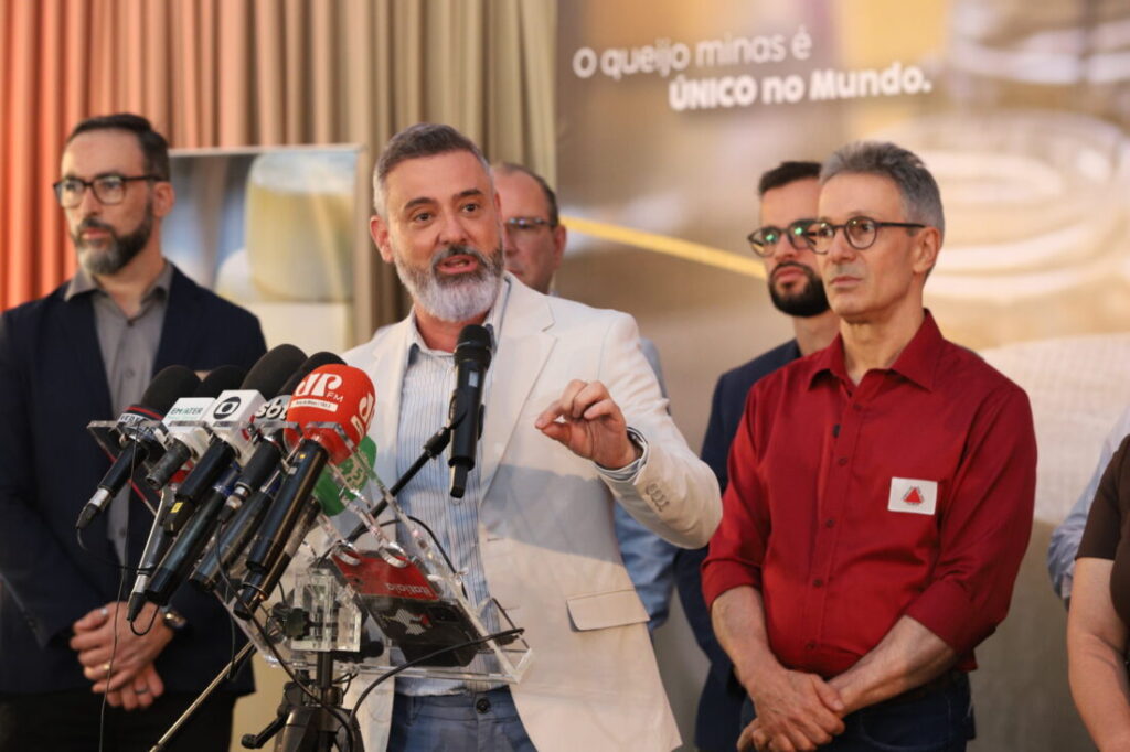 Leônidas Oliveira Retorna à Secretaria de Cultura e Turismo de MG com Apoio do Governador Leônidas Oliveira Retorna à Secretaria de Cultura e Turismo de MG com Apoio do Governador