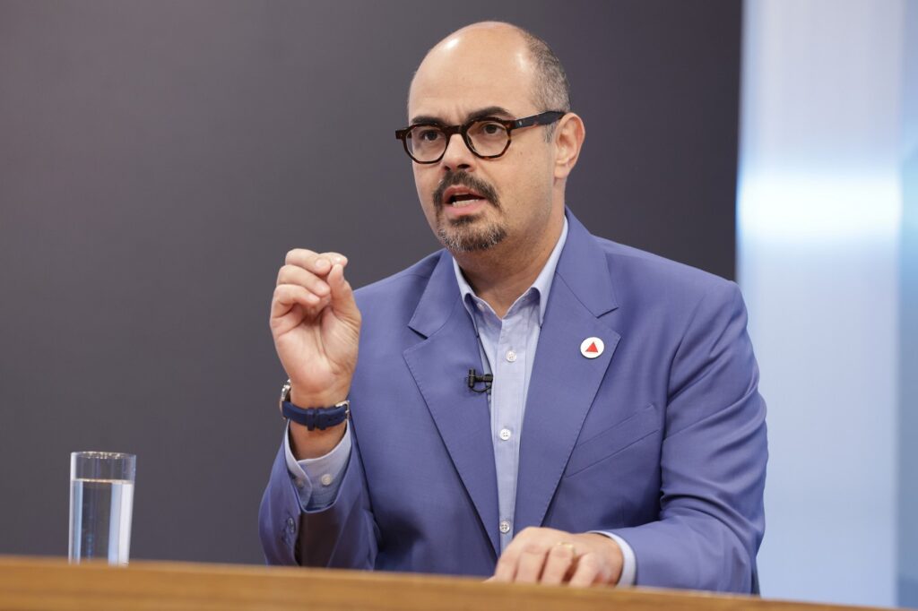 Mateus Simões Assume Governo de Minas Gerais: Um Novo Capítulo na Política Mineira Mateus Simões Assume Governo de Minas Gerais: Um Novo Capítulo na Política Mineira
