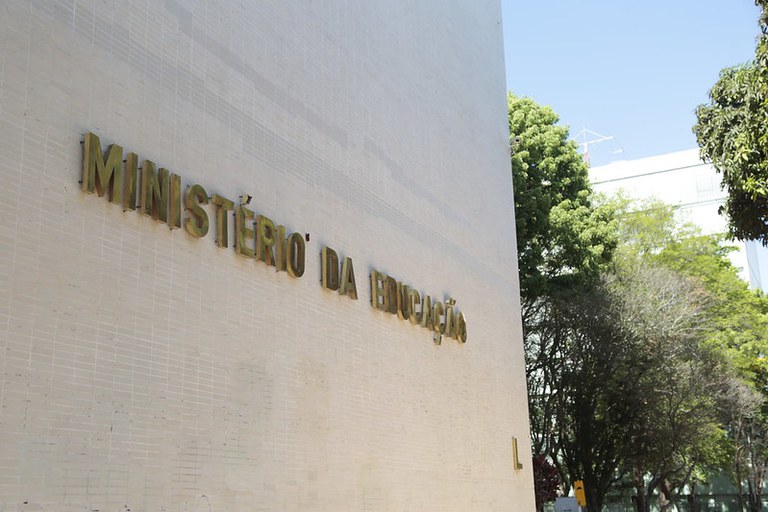 MEC Destina R$ 4,5 Milhões para Escolas Atingidas por Chuvas em Minas Gerais MEC Destina R$ 4,5 Milhões para Escolas Atingidas por Chuvas em Minas Gerais