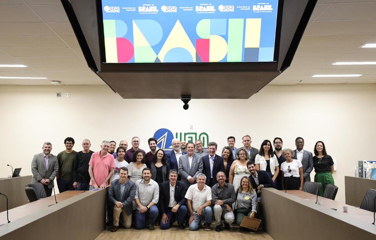 Ministério da Educação Vistoria Obras na Universidade Federal de Lavras: Investimentos que Transformam Ministério da Educação Vistoria Obras na Universidade Federal de Lavras: Investimentos que Transform
