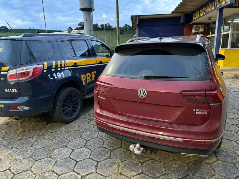 Polícia Rodoviária Federal Detém Foragido em Três Corações (MG) Polícia Rodoviária Federal Detém Foragido em Três Corações (MG)