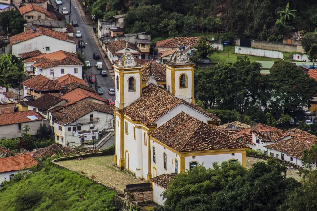 Prefeitura de Dom Joaquim, MG, Lança Processo Seletivo com 10 Vagas Disponíveis