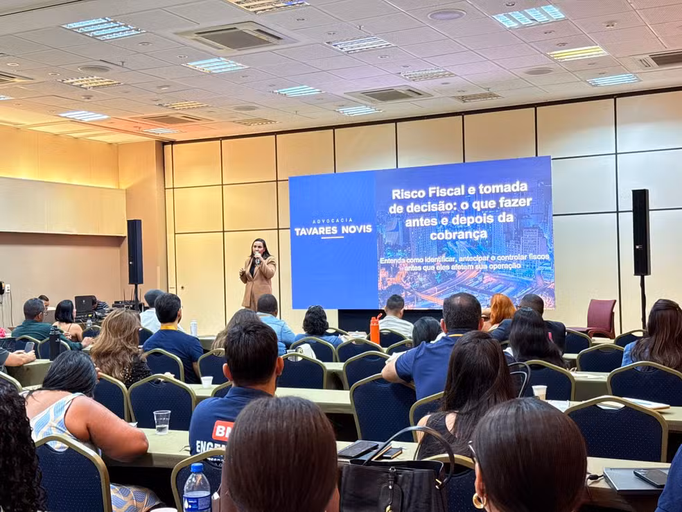Viviane Almeida brilha na Imersão EVR com palestra sobre estratégia tributária Viviane Almeida brilha na Imersão EVR com palestra sobre estratégia tributária
