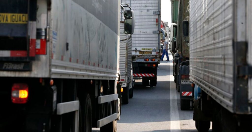 Volume de Serviços em Minas Gerais Cai 1,5% em Janeiro: Transporte e Desafios Econômicos Volume de Serviços em Minas Gerais Cai 1,5% em Janeiro: Transporte e Desafios Econômicos